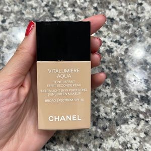 Chanel Vitalumiere aqua